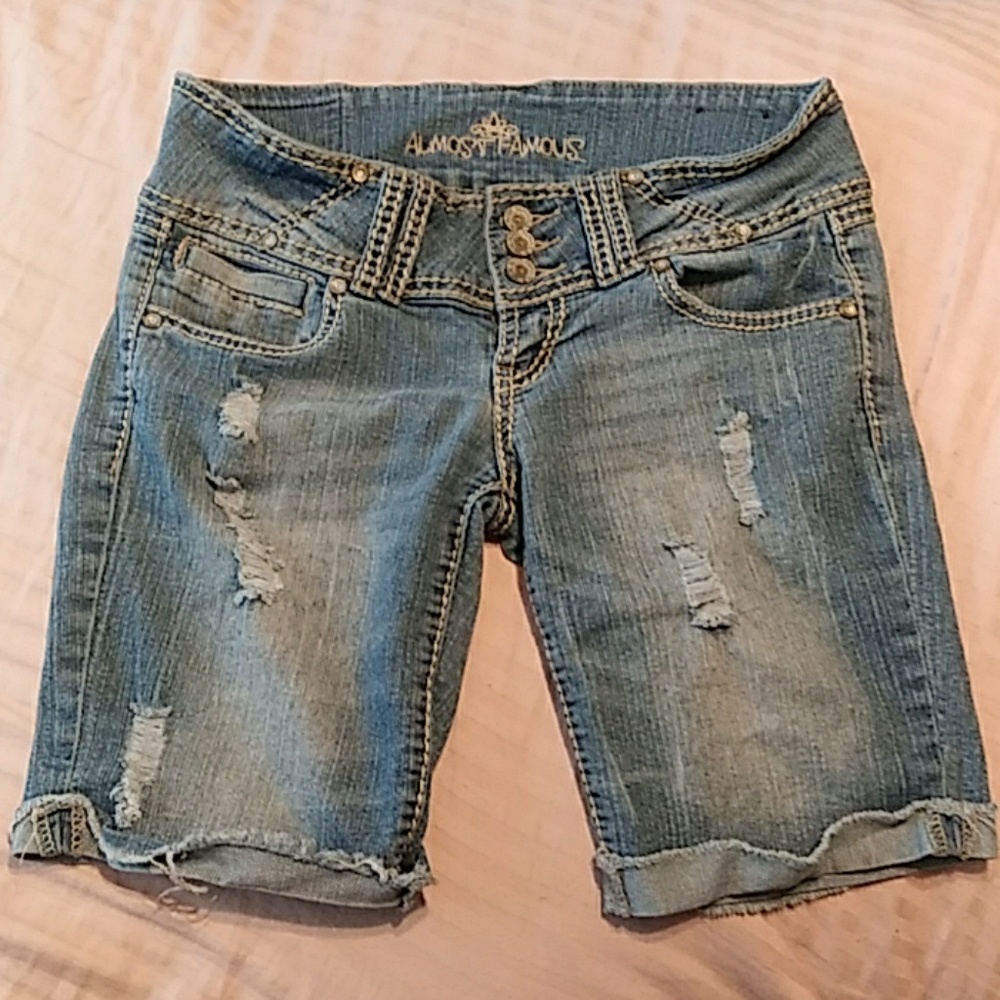 Bermuda jean shorts